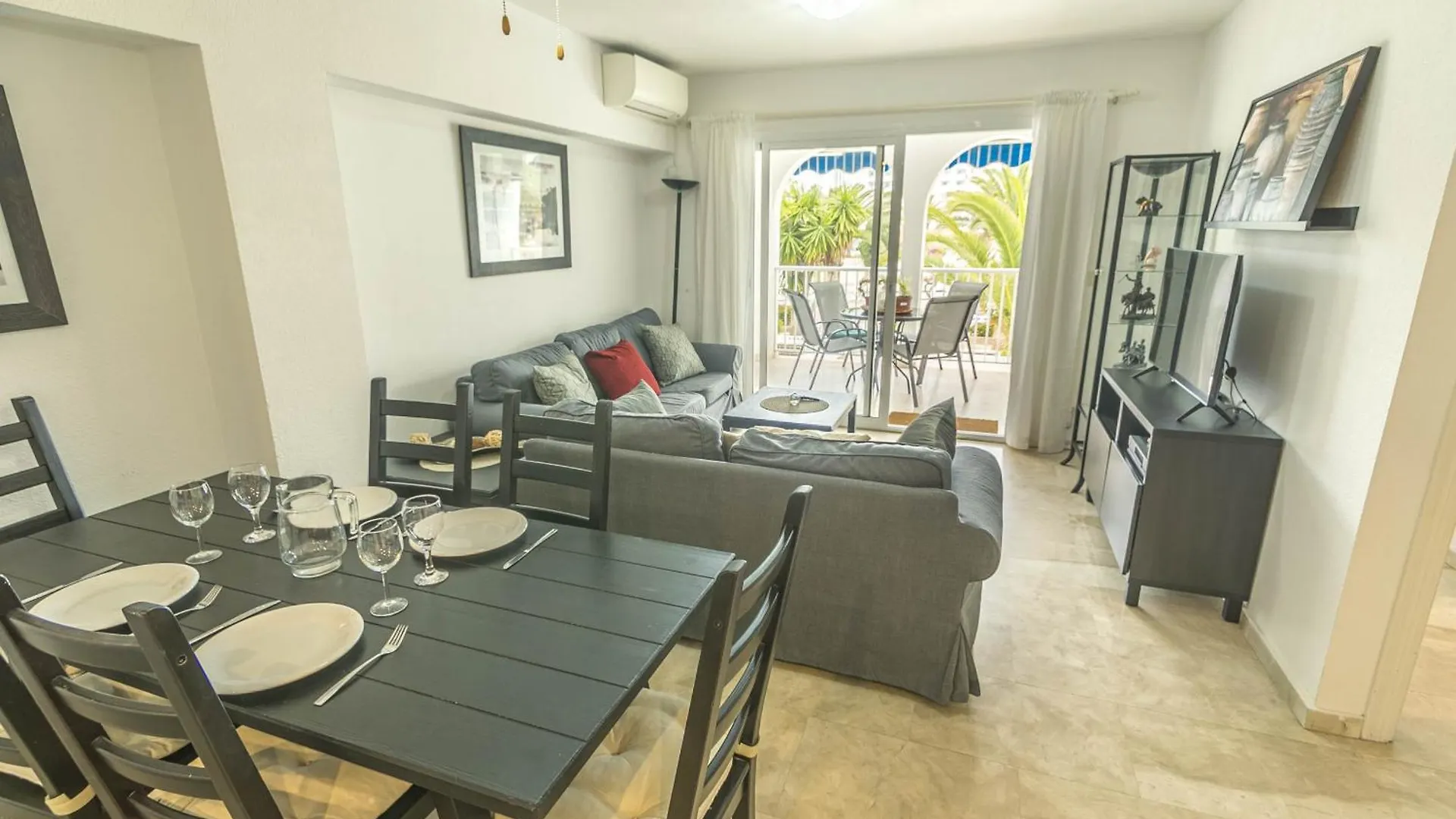 Alba Apartment Fuentes De Nerja