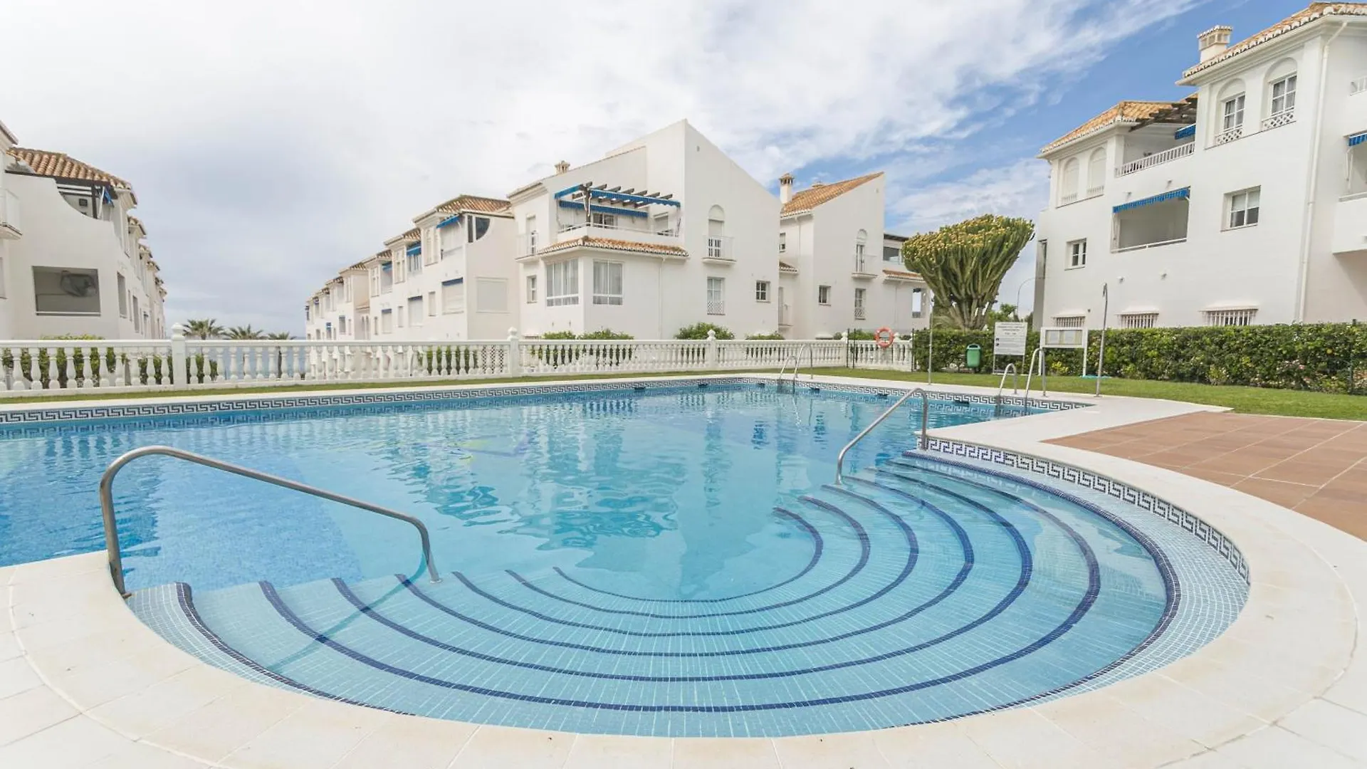 Alba Apartment Fuentes De Nerja contacts